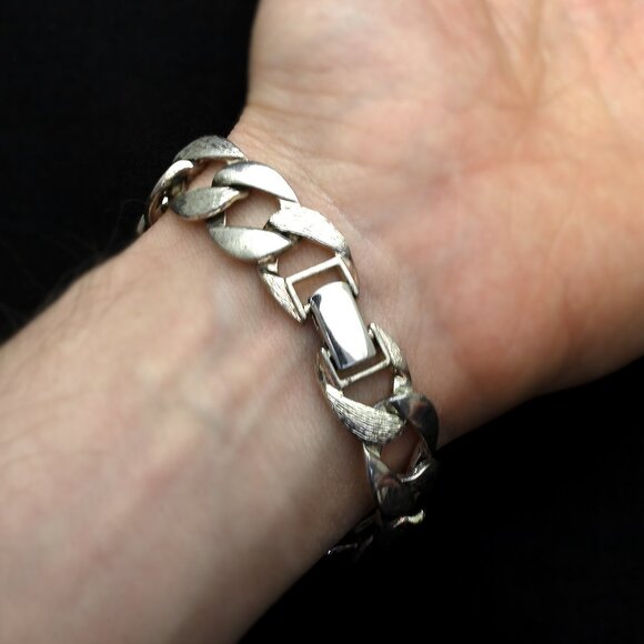 Vintage Bold Textured Link Bracelet by Napier, Wide Retro Statement Bracelet - Picture 11 of 11